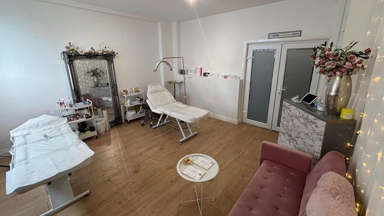 MiaBella clinic interior — view 2